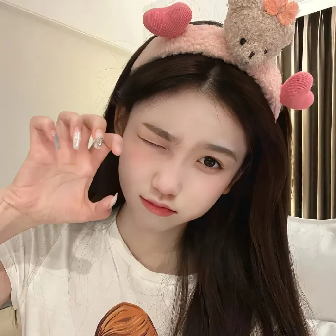 导演之子隐私外泄，被批炫富，短时间内持续发酵